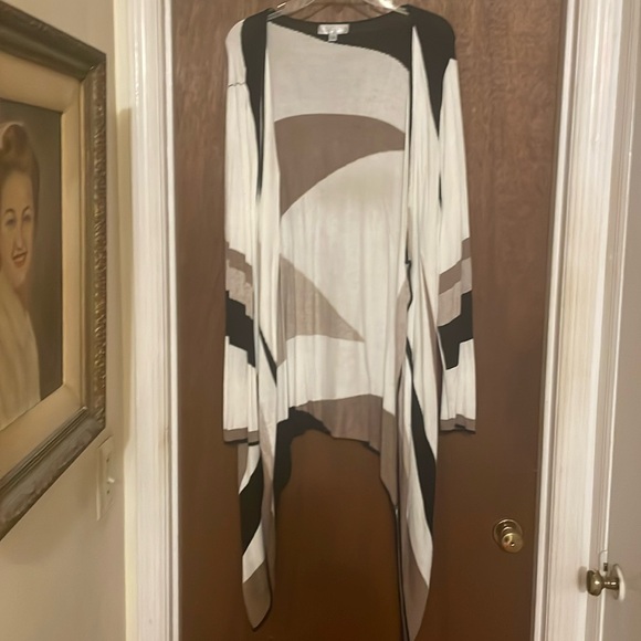 Avenue Sweaters - Avenue long draped front cardigan size 22/24